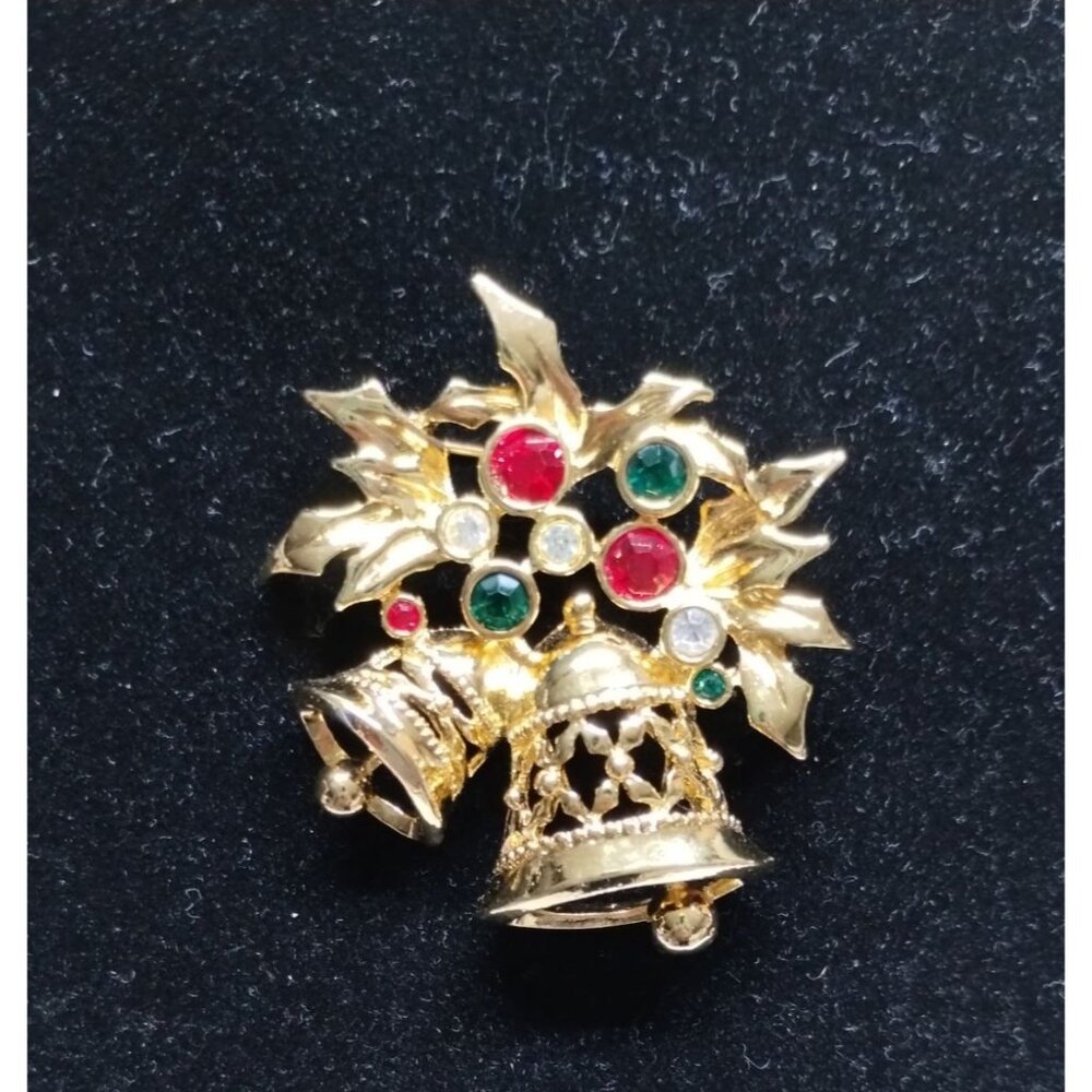 Avon Joyous Bell Gold Tone Christmas Bells & Holly Brooch with Rhinestones